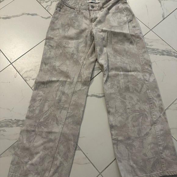 Hollister Denim - Hollister Light Gray Low-Rise Baggy Pants